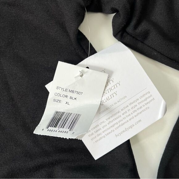 Beyond Yoga NWT Cold Shoulder Ruffle Top XL - Picture 9 of 9